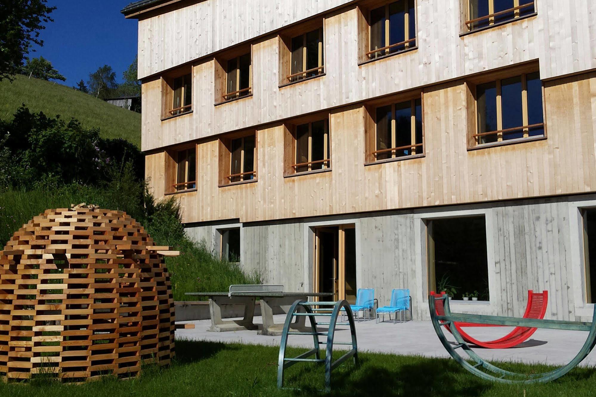 Saanen Gstaad Youth Hostel Dış mekan fotoğraf