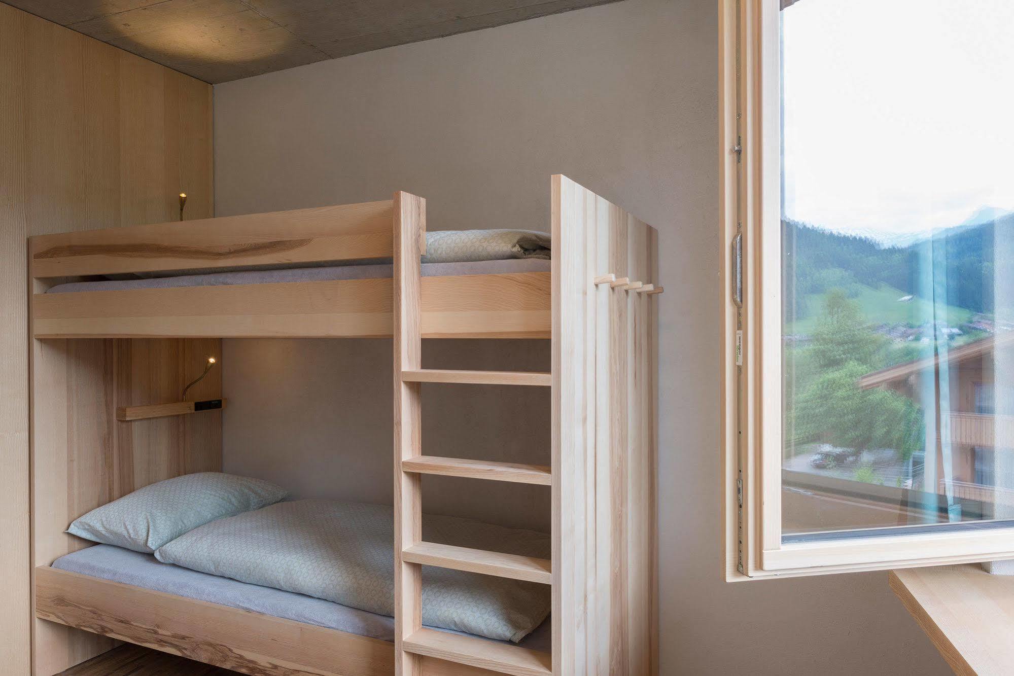 Saanen Gstaad Youth Hostel Dış mekan fotoğraf