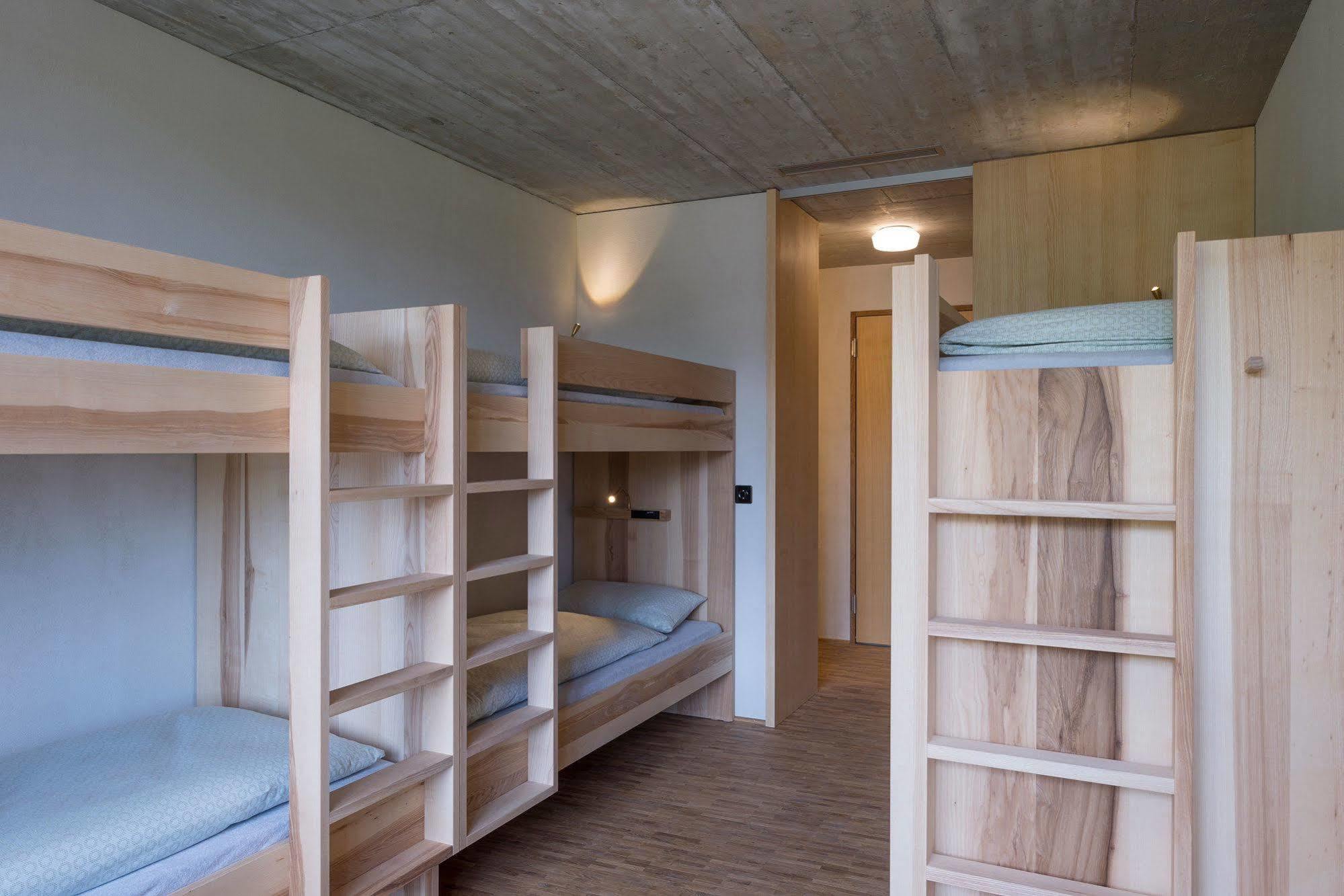 Saanen Gstaad Youth Hostel Dış mekan fotoğraf
