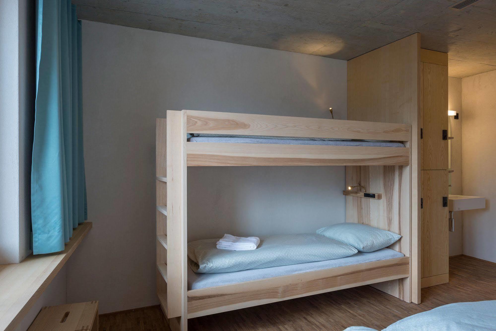 Saanen Gstaad Youth Hostel Dış mekan fotoğraf